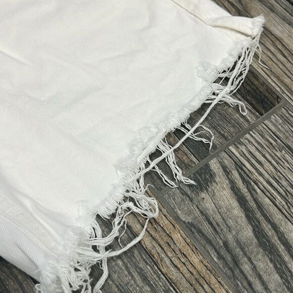 🔥 GUESS LOS ANGELES White Factory Cut-off Denim Jean Shorts Women Size 29 - EUC - Picture 8 of 11